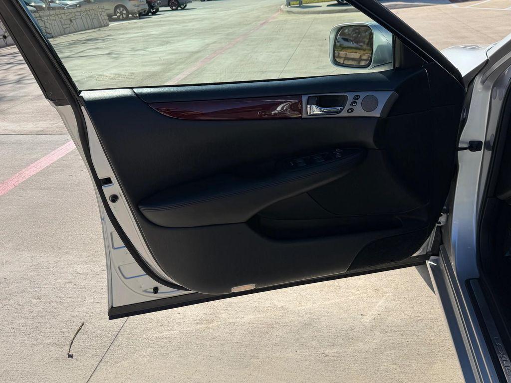 used 2005 Lexus ES 330 car, priced at $5,900