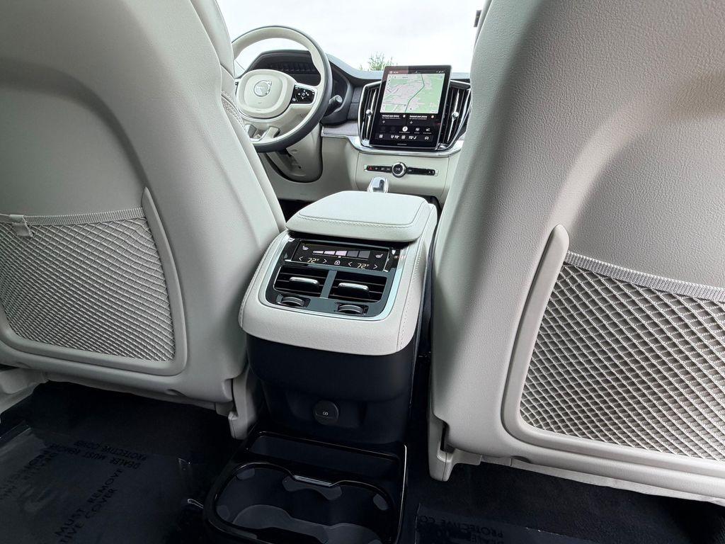 new 2026 Volvo XC90 car, priced at $76,420