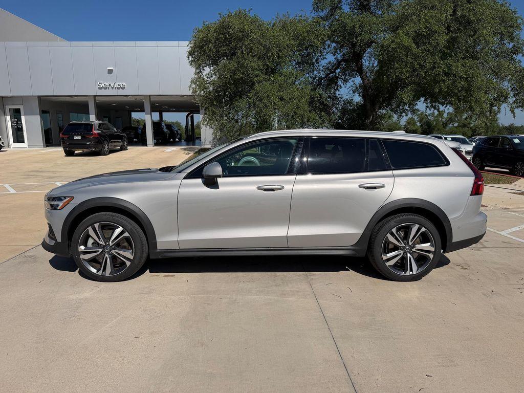 used 2025 Volvo V60 Cross Country car, priced at $40,125