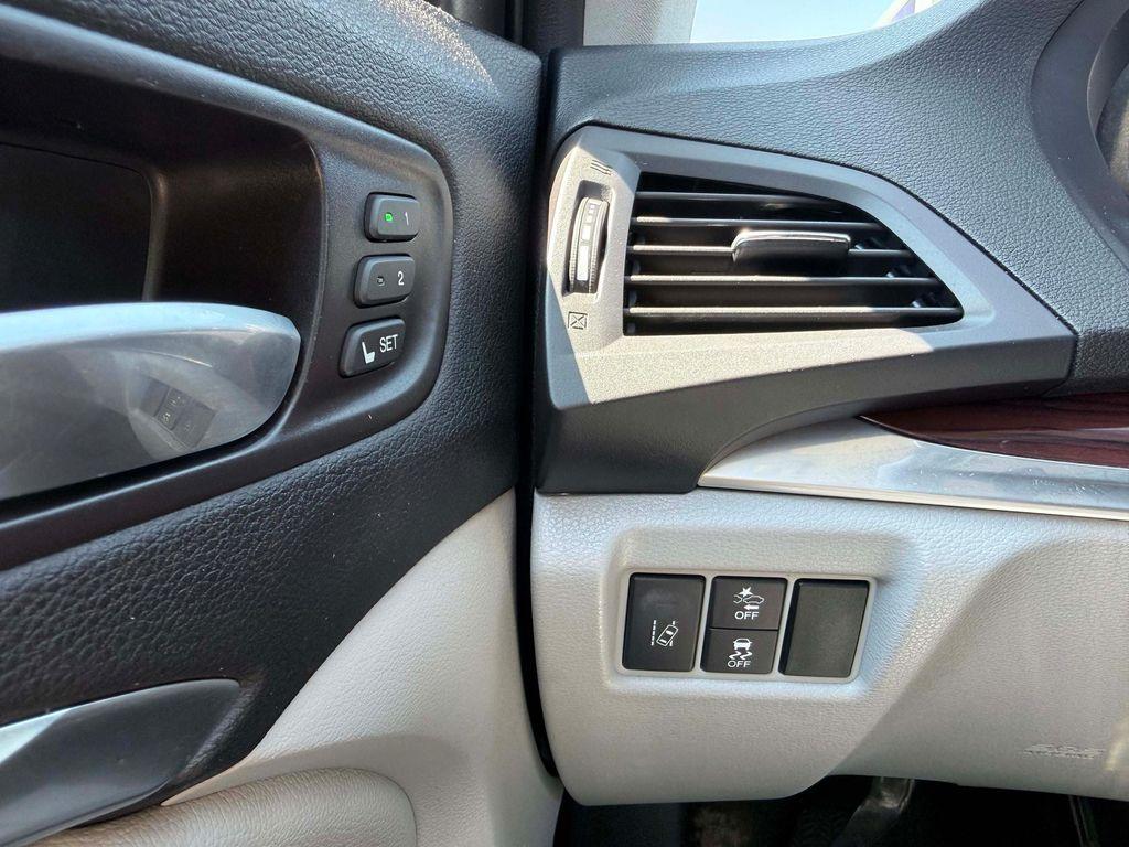 used 2016 Acura MDX car, priced at $12,224