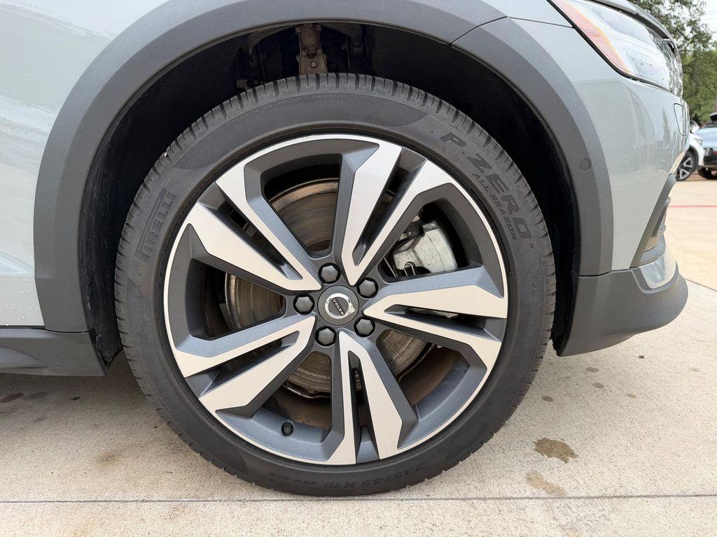 used 2025 Volvo V60 Cross Country car, priced at $40,125