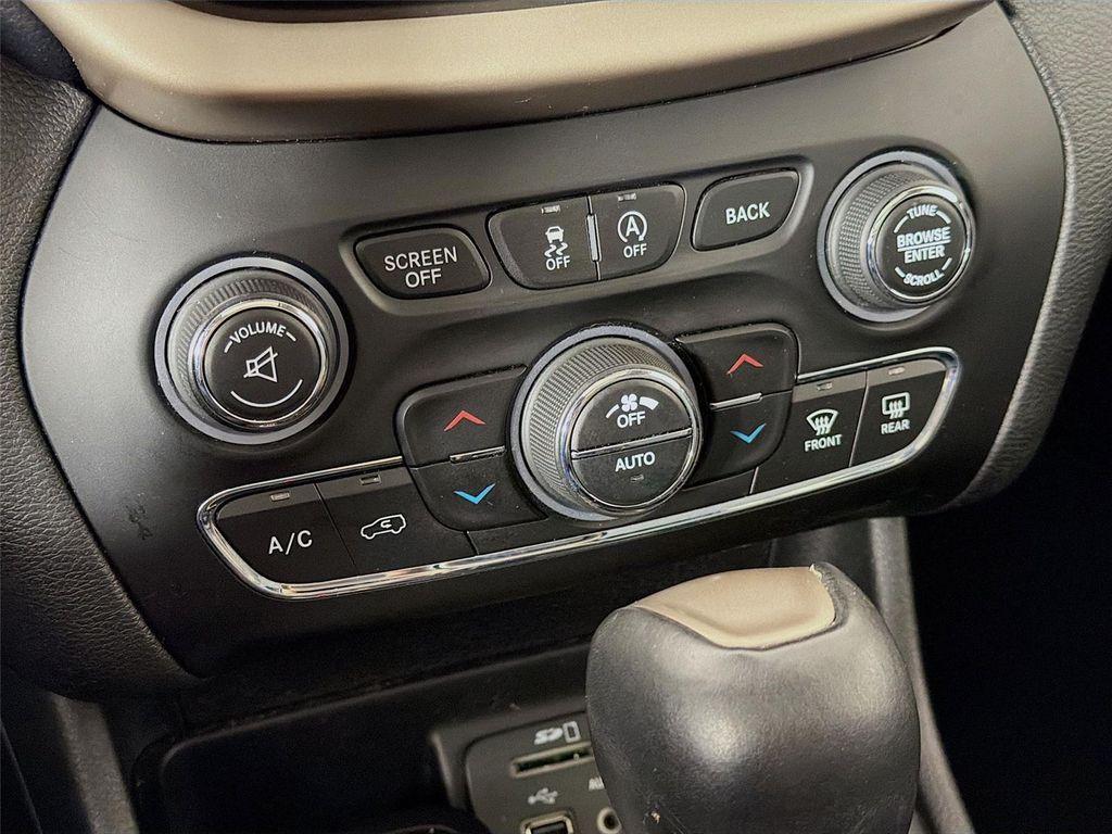 used 2018 Jeep Cherokee car, priced at $14,297