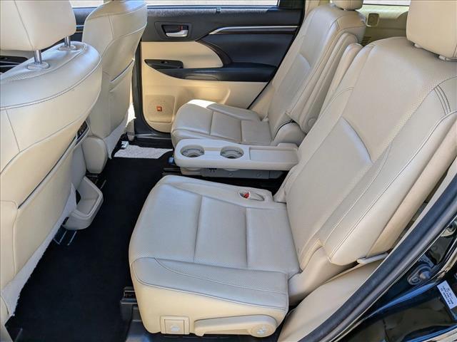 used 2014 Toyota Highlander car, priced at $12,792