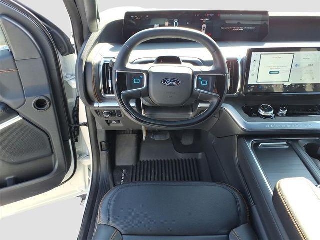 new 2025 Ford Expedition car, priced at $85,050