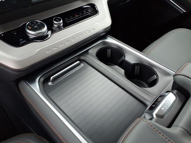 new 2025 Ford Expedition car, priced at $68,680