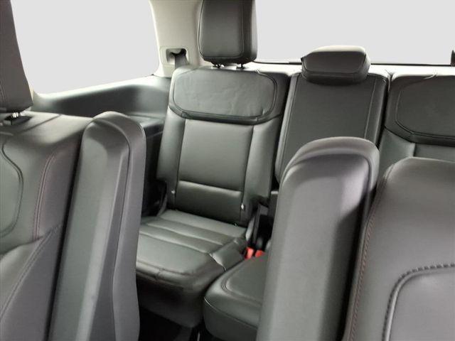 new 2025 Ford Expedition car, priced at $68,680