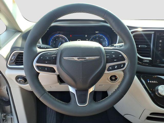 used 2024 Chrysler Pacifica car, priced at $27,996