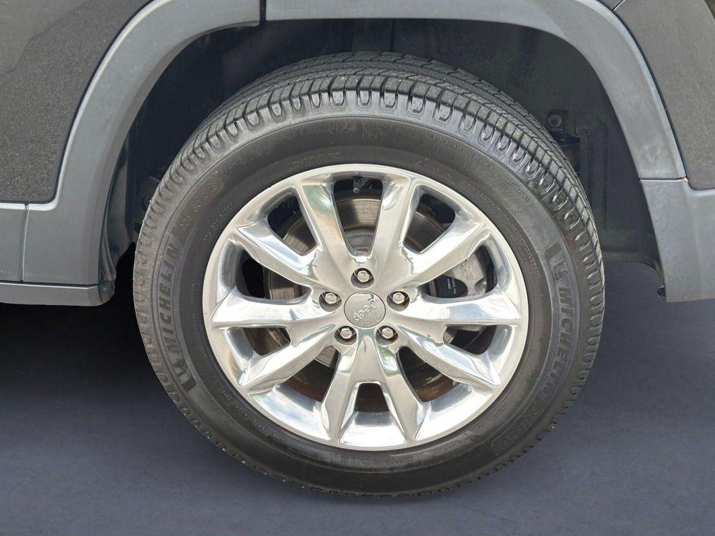 used 2016 Jeep Cherokee car, priced at $6,090