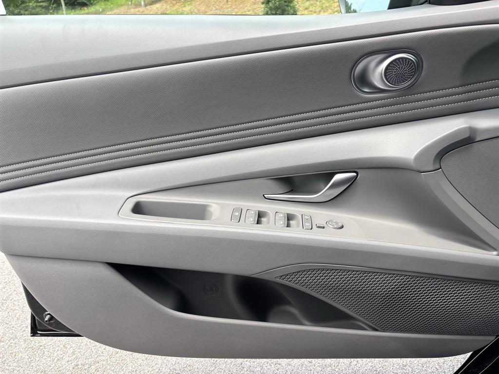 new 2025 Hyundai Elantra car, priced at $19,995