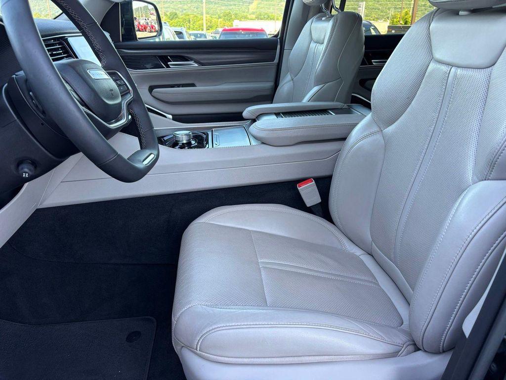 used 2024 Jeep Wagoneer L car
