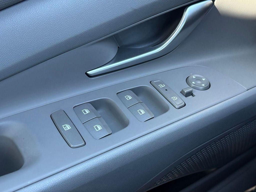 new 2025 Hyundai Elantra car, priced at $22,678