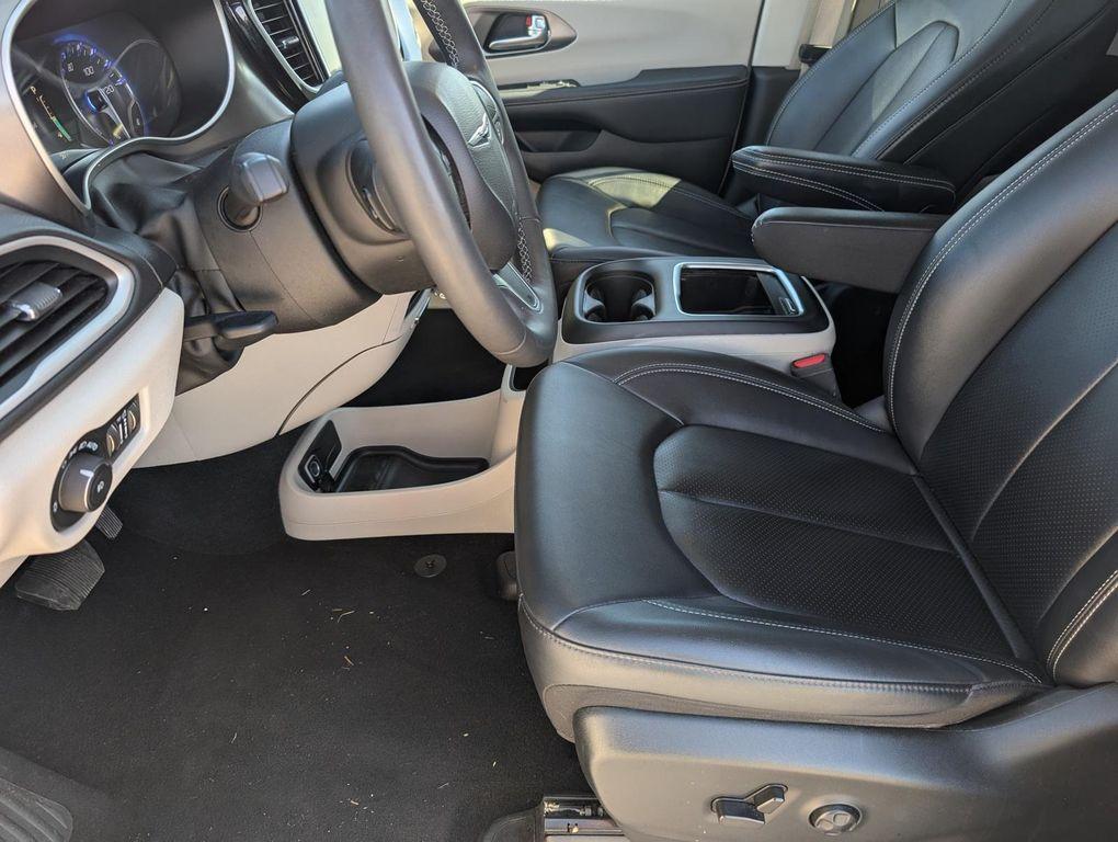 used 2024 Chrysler Pacifica car, priced at $29,409