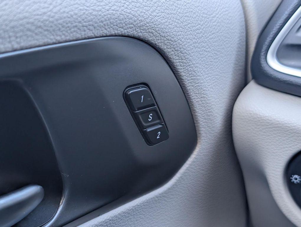 used 2024 Chrysler Pacifica car, priced at $29,409