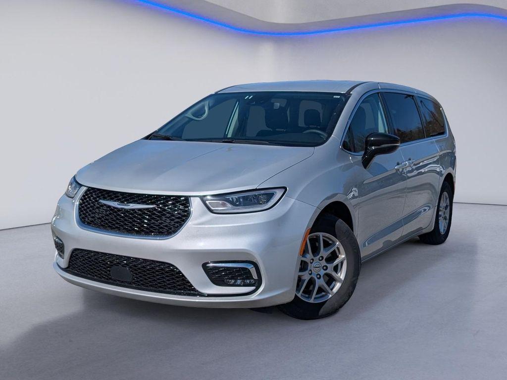 used 2024 Chrysler Pacifica car, priced at $29,409