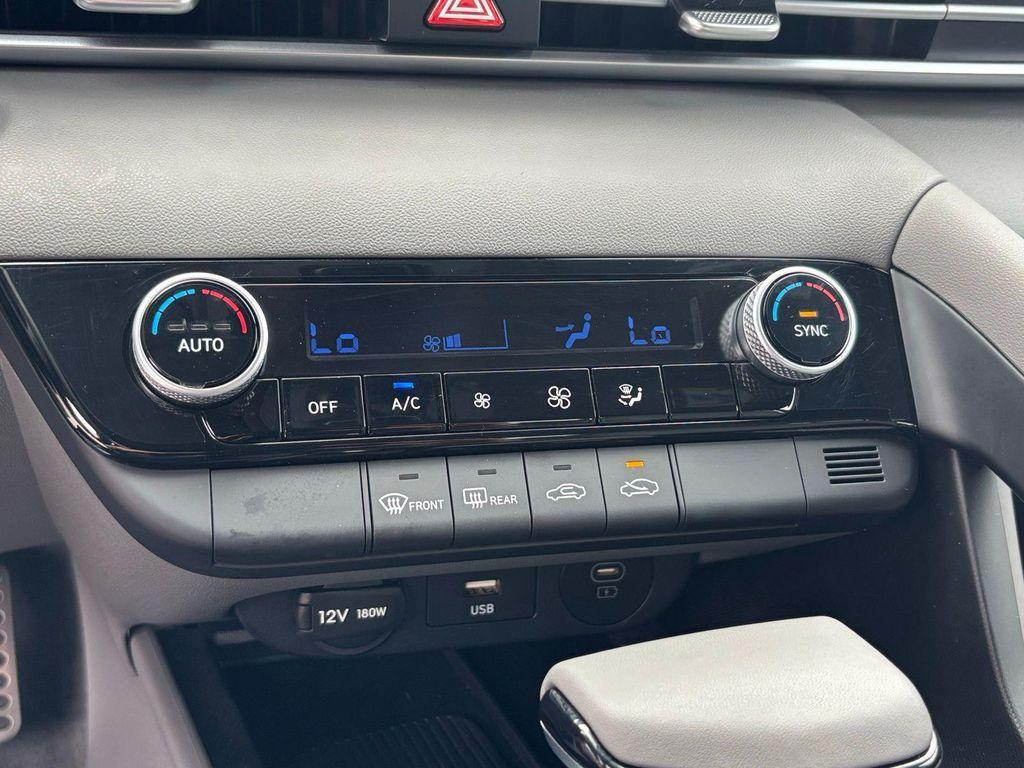 new 2025 Hyundai Elantra car, priced at $23,060