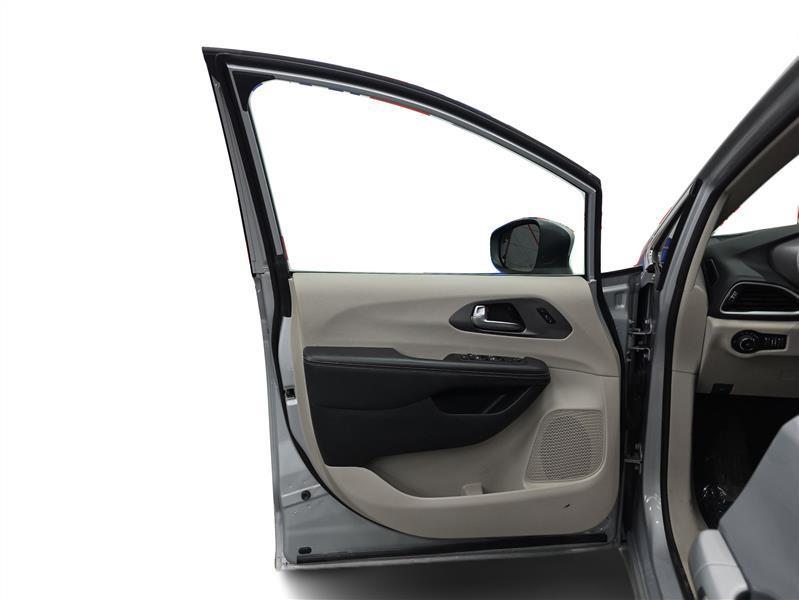 used 2023 Chrysler Pacifica car, priced at $18,900