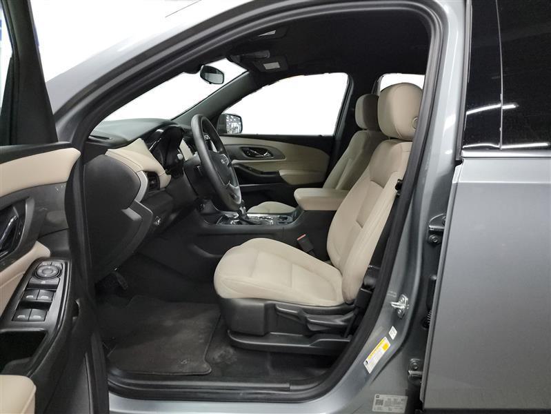 used 2023 Chevrolet Traverse car, priced at $21,600