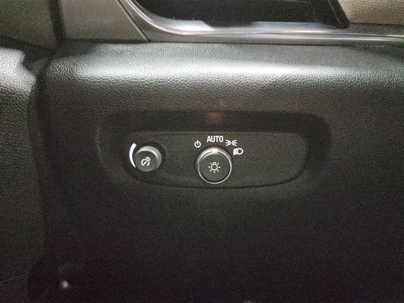 used 2023 Chevrolet Traverse car, priced at $21,600