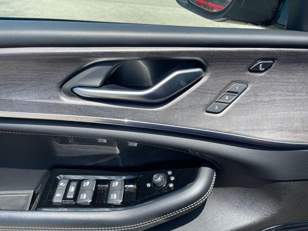 used 2022 Jeep Grand Cherokee car, priced at $33,120
