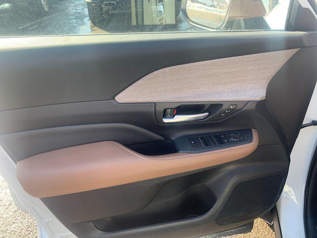 used 2025 Toyota Grand Highlander car, priced at $56,999