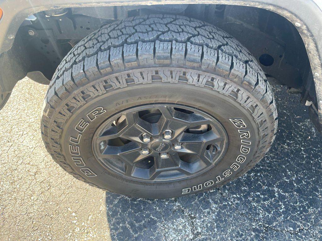 used 2021 Jeep Gladiator car, priced at $26,260