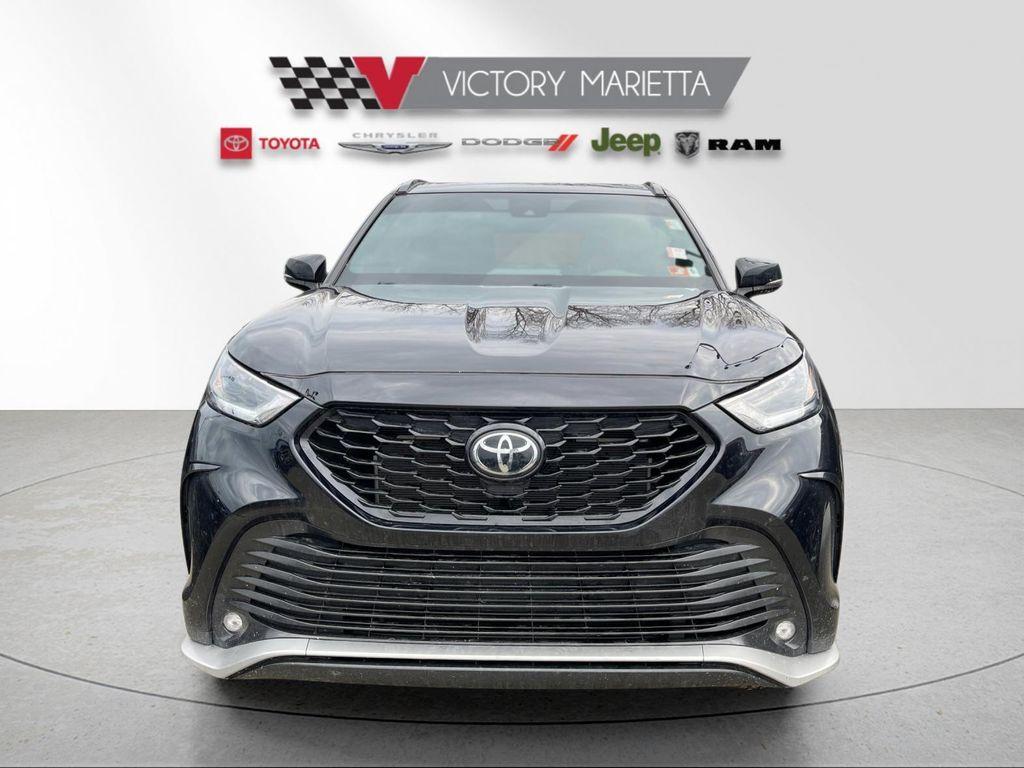 used 2022 Toyota Highlander car, priced at $36,866