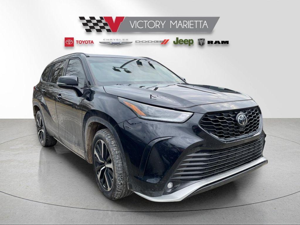 used 2022 Toyota Highlander car, priced at $36,866