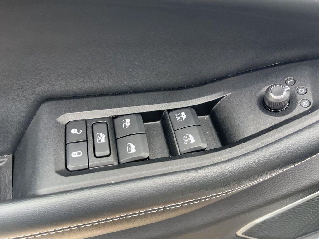 used 2023 Jeep Grand Cherokee car, priced at $29,360