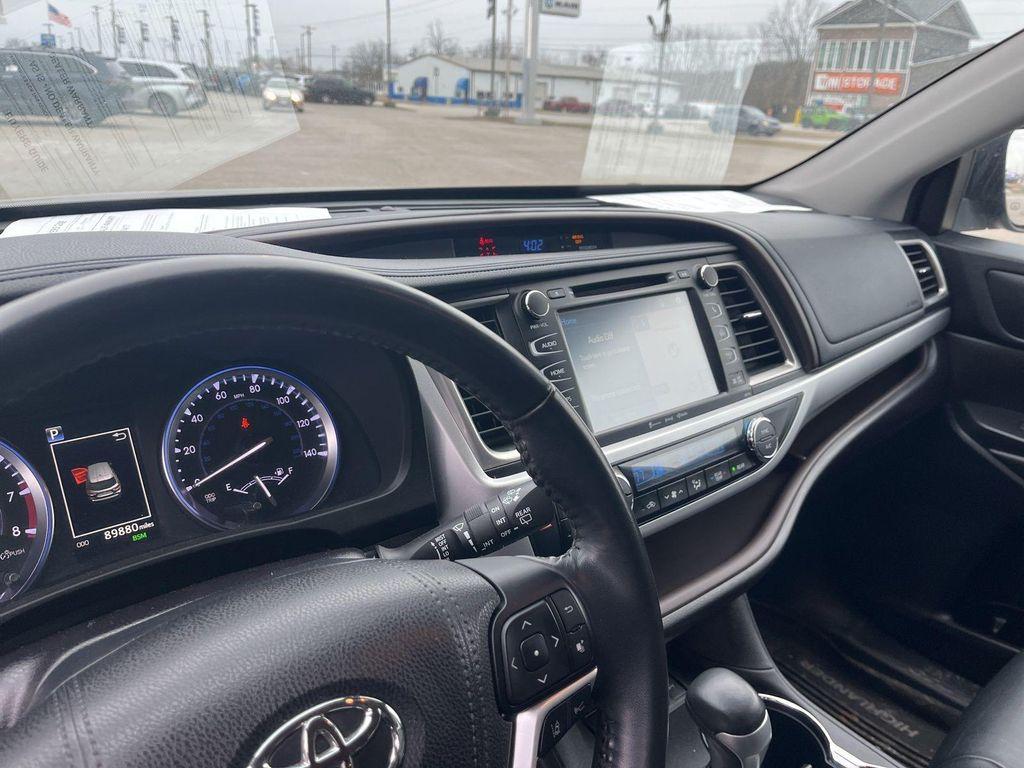 used 2018 Toyota Highlander car, priced at $24,134