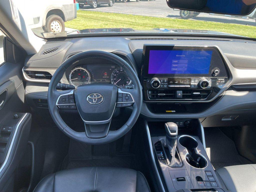 used 2023 Toyota Highlander car, priced at $39,788