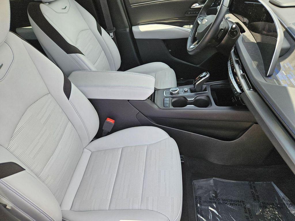2024 Stellar Black Metallic Cadillac XT4