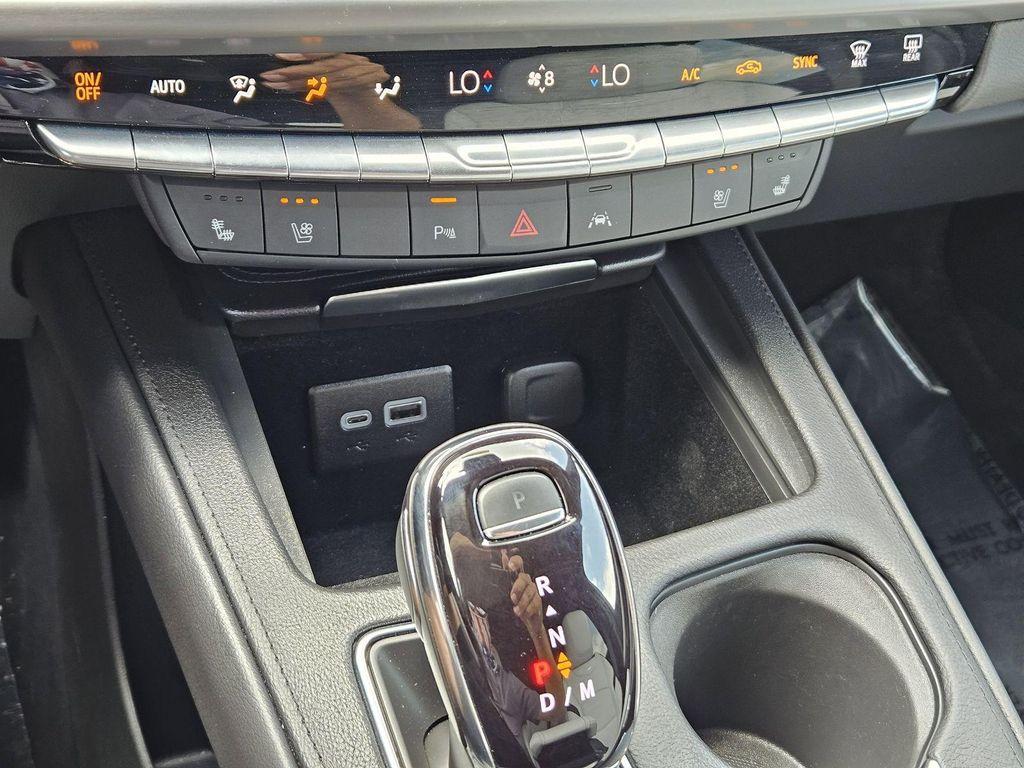 2024 Stellar Black Metallic Cadillac XT4