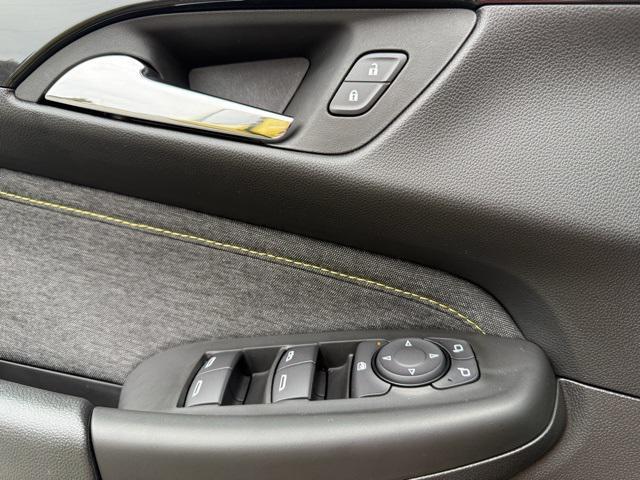 used 2025 Chevrolet TrailBlazer car, priced at $29,076