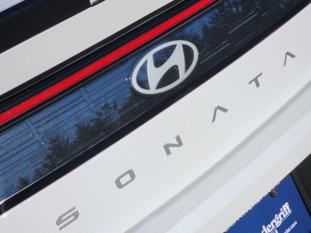 new 2026 Hyundai Sonata Hybrid car, priced at $39,284