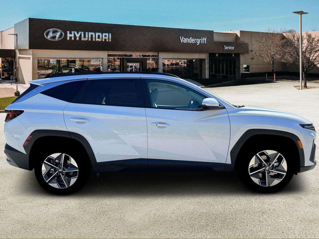 new 2026 Hyundai TUCSON Hybrid car, priced at $33,033