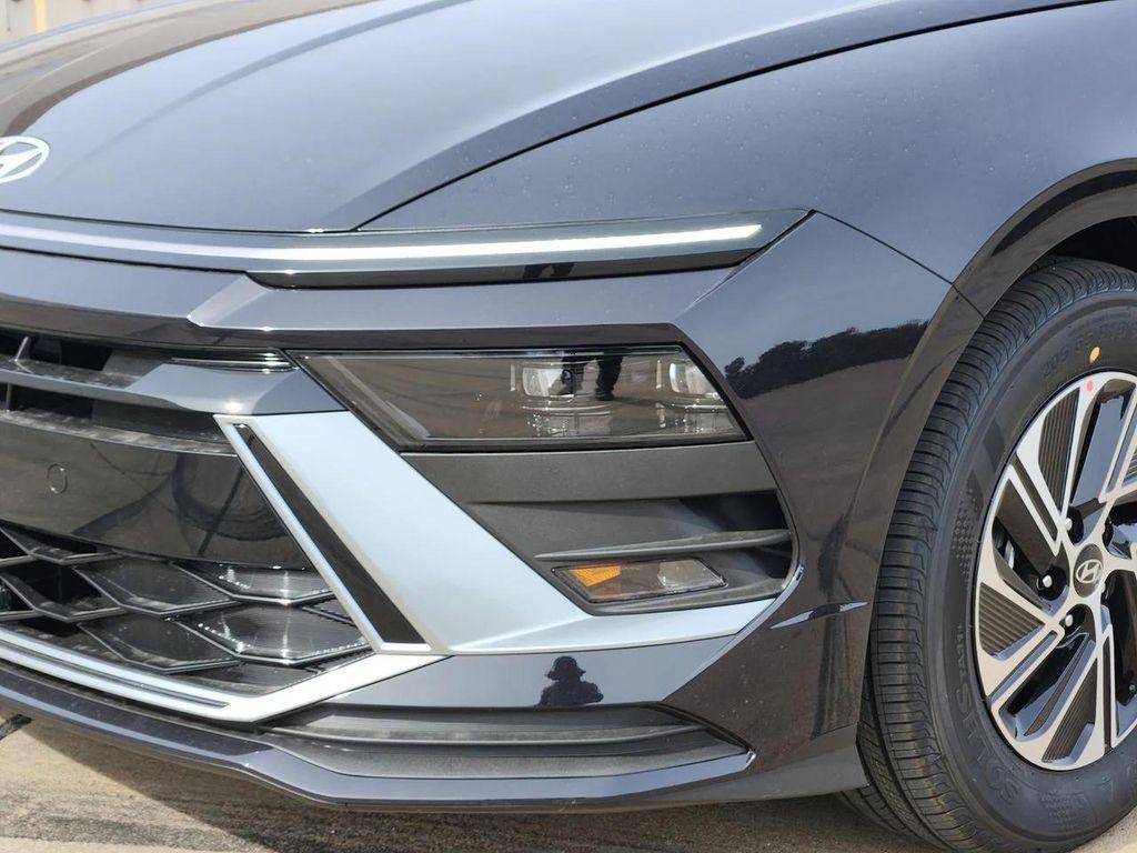 new 2026 Hyundai Sonata Hybrid car, priced at $30,035