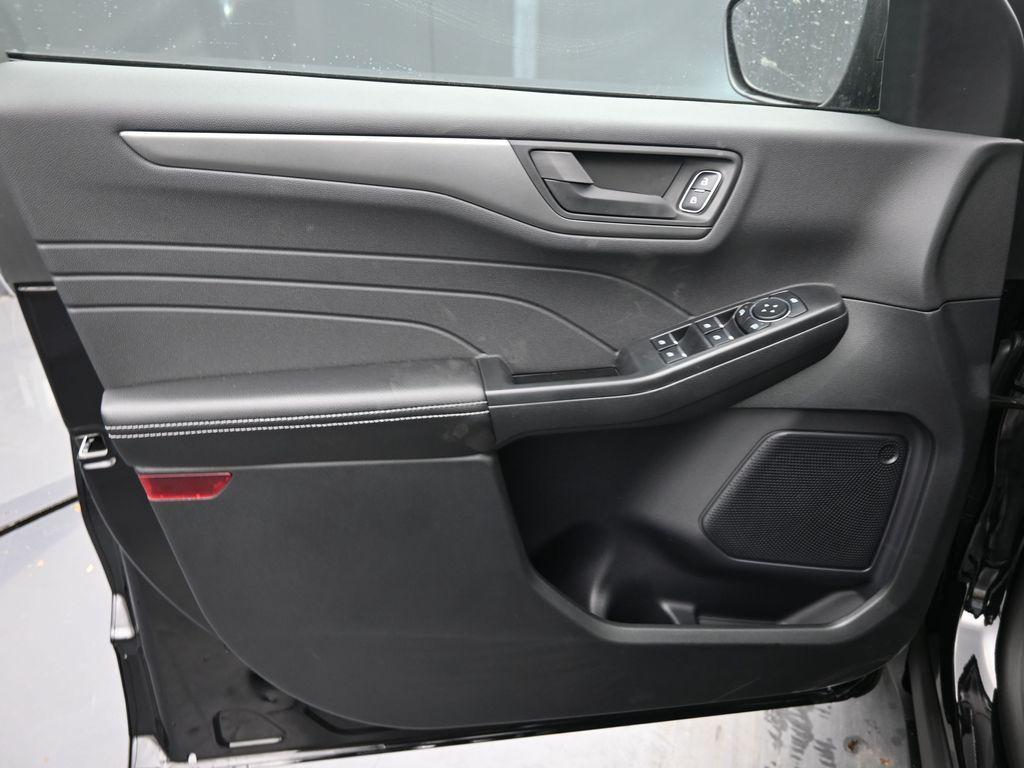 new 2026 Ford Escape car, priced at $28,452