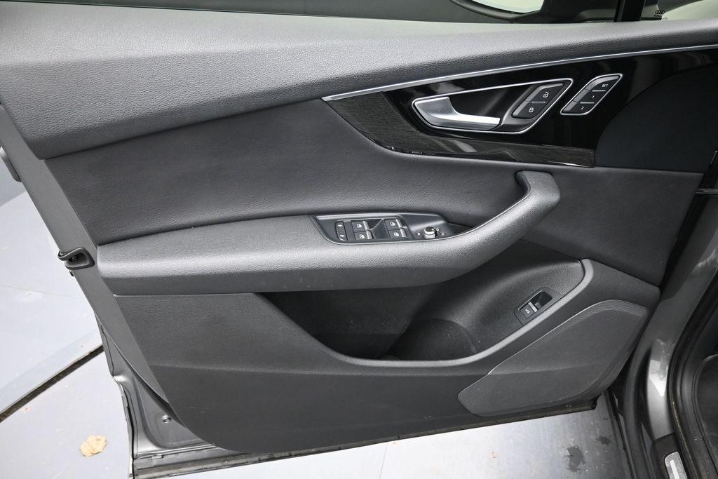 used 2017 Audi Q7 car, priced at $14,770