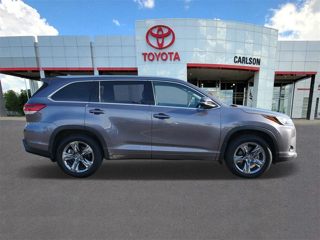 2019 Predawn Gray Mica Toyota Highlander