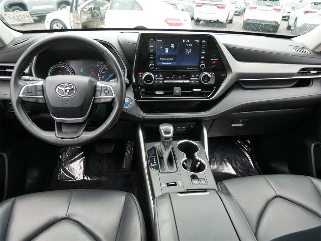 used 2022 Toyota Highlander Hybrid car, priced at $37,499