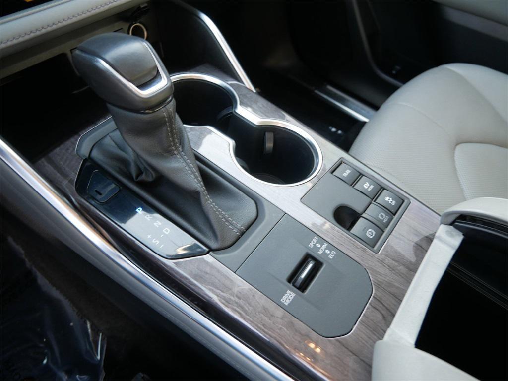 used 2023 Toyota Highlander Hybrid car, priced at $45,299