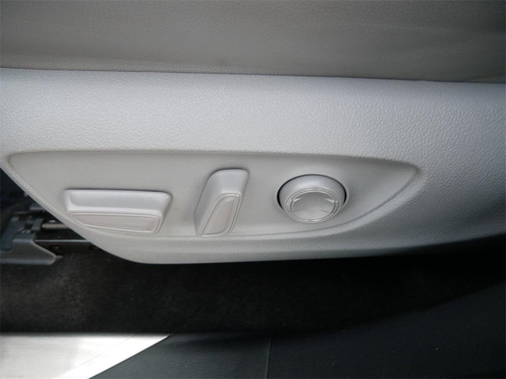 used 2023 Toyota Highlander Hybrid car, priced at $45,299