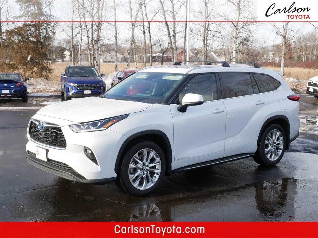 used 2023 Toyota Highlander Hybrid car, priced at $45,999