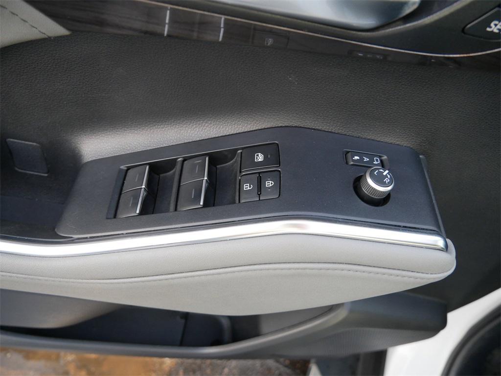 used 2023 Toyota Highlander Hybrid car, priced at $45,299