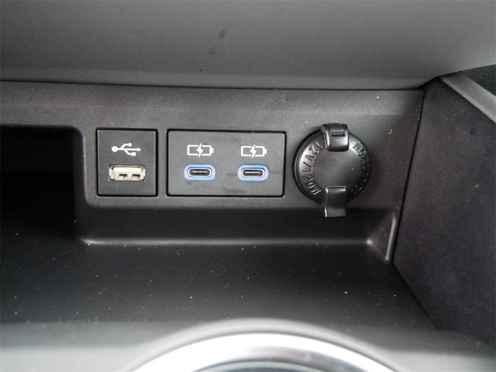 used 2022 Toyota Highlander car, priced at $37,666