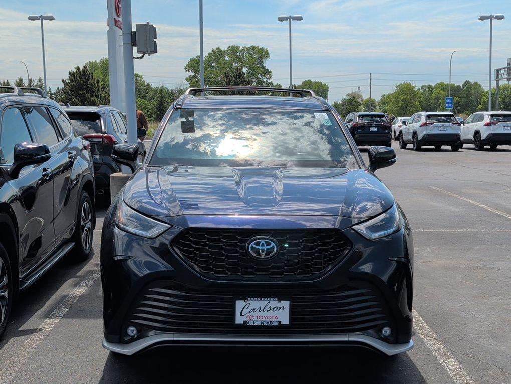 used 2022 Toyota Highlander car, priced at $37,998