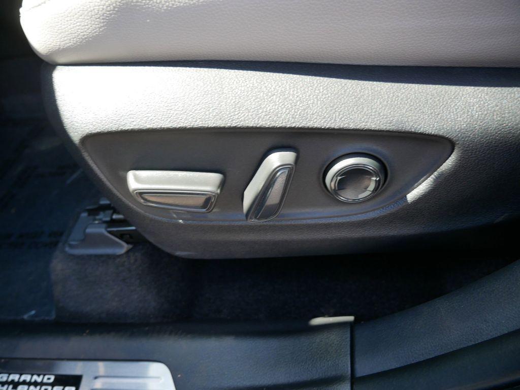 used 2025 Toyota Grand Highlander car, priced at $59,949