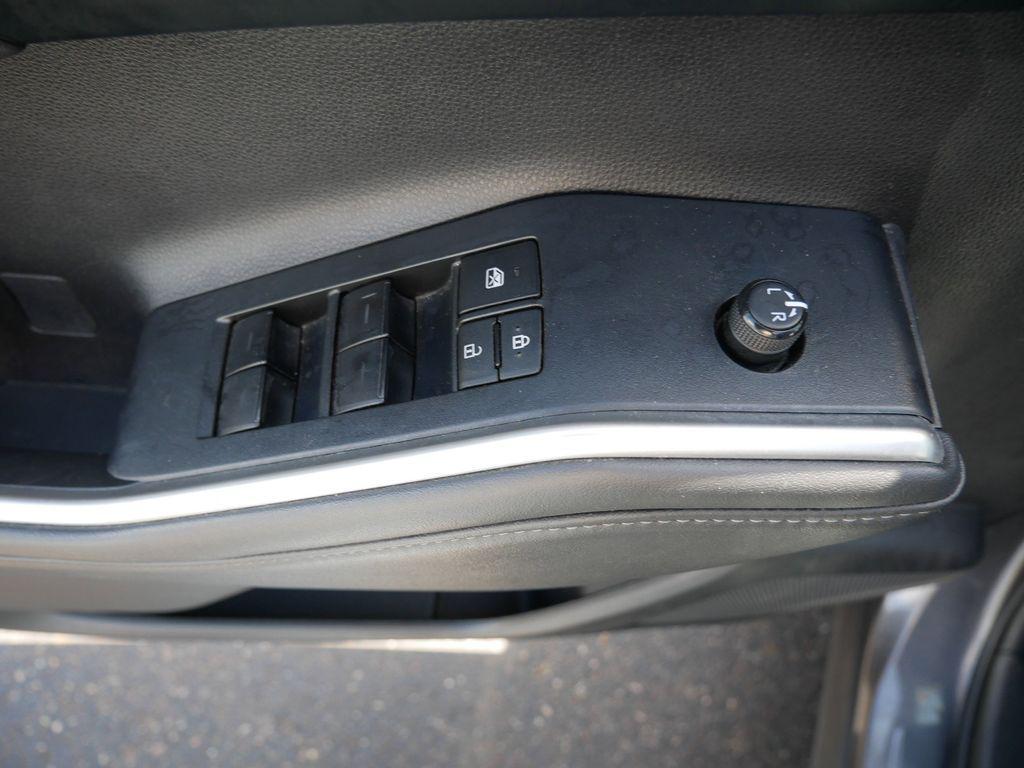 used 2023 Toyota Highlander car, priced at $39,998
