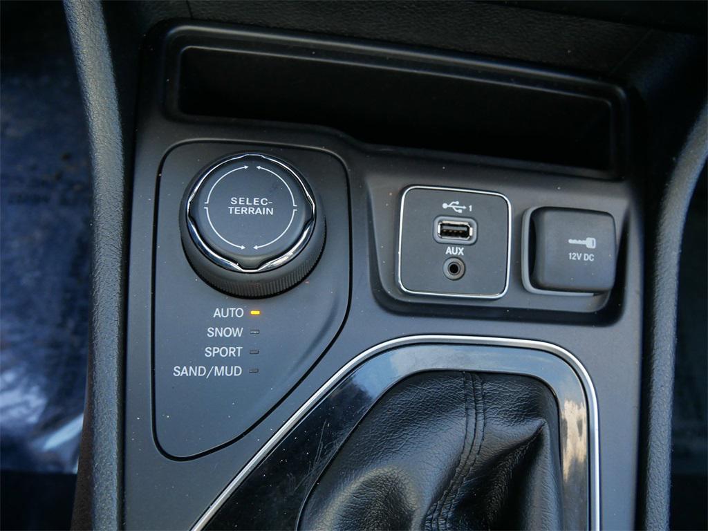 used 2019 Jeep Cherokee car, priced at $16,439