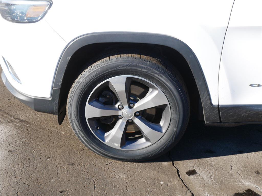 used 2019 Jeep Cherokee car, priced at $16,439